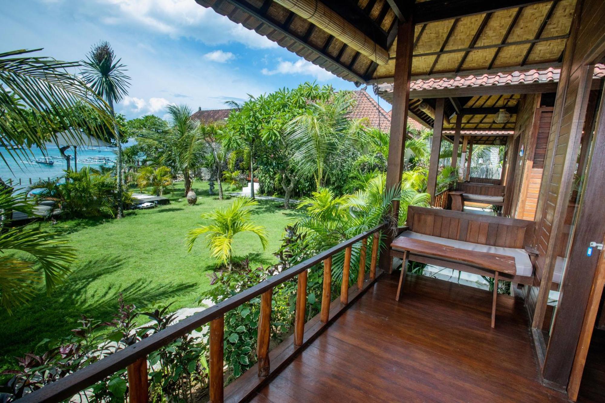D'Muncuk Huts Lembongan Hotel Exterior photo