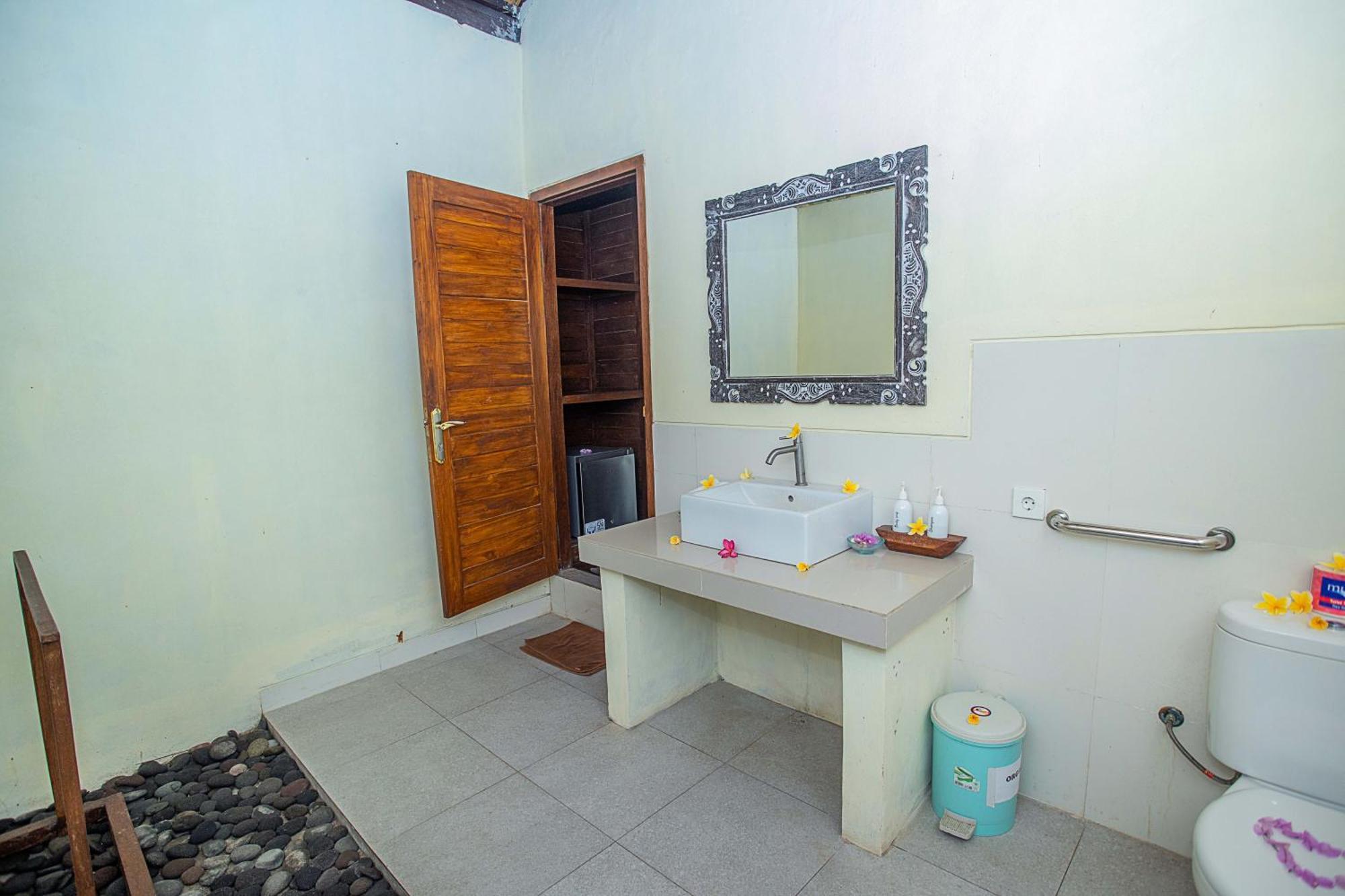 D'Muncuk Huts Lembongan Hotel Exterior photo
