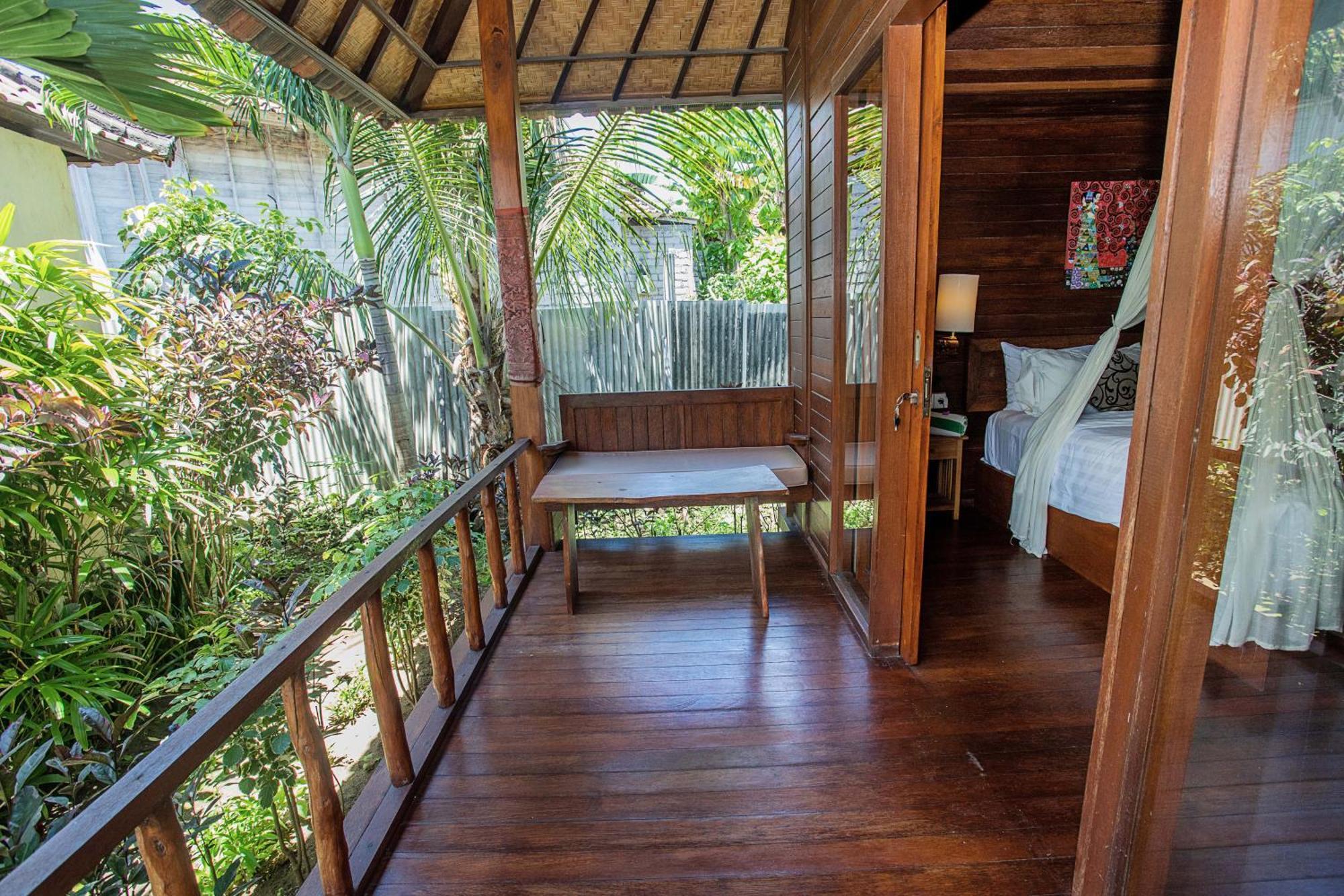 D'Muncuk Huts Lembongan Hotel Exterior photo